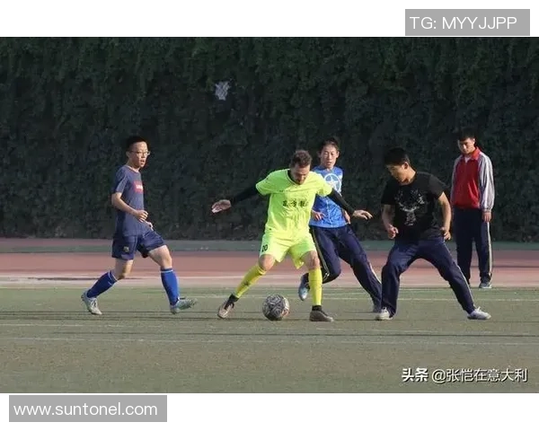 足球球星观察力差的原因分析与提升训练方法探讨 足球球星观察力差的原因分析与提升训练方法探讨